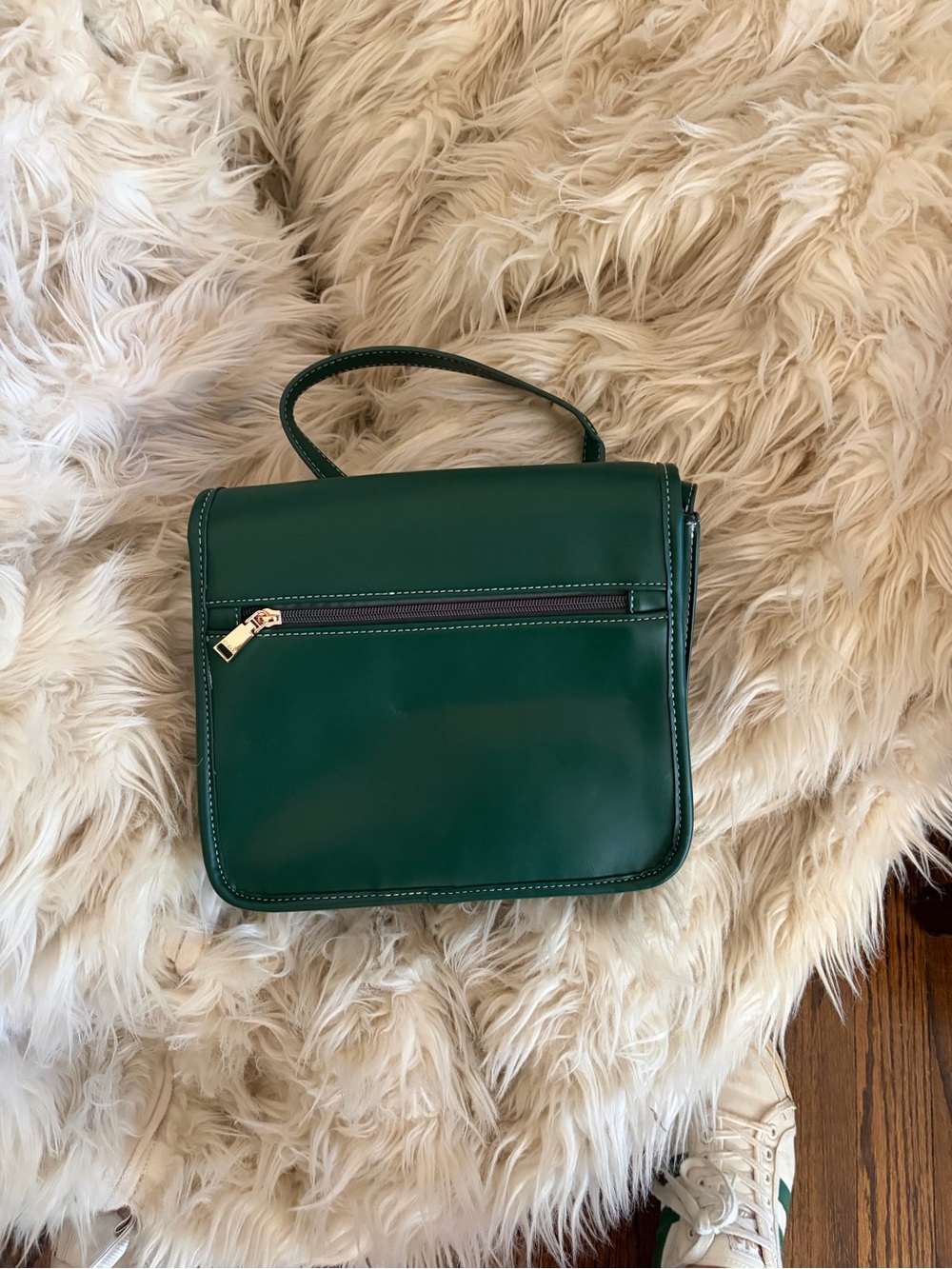 Emerald Green Crossbody Bag with Gold Buckles - Picture 4 of 4